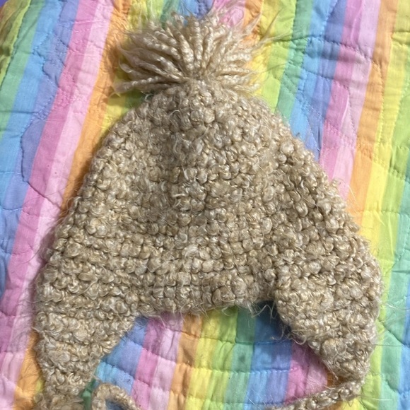 🌈 Fuzzy Pom Pom hat hand knit silk blend - Picture 4 of 8